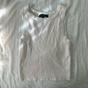 Kendall & Kylie Classic White Top
